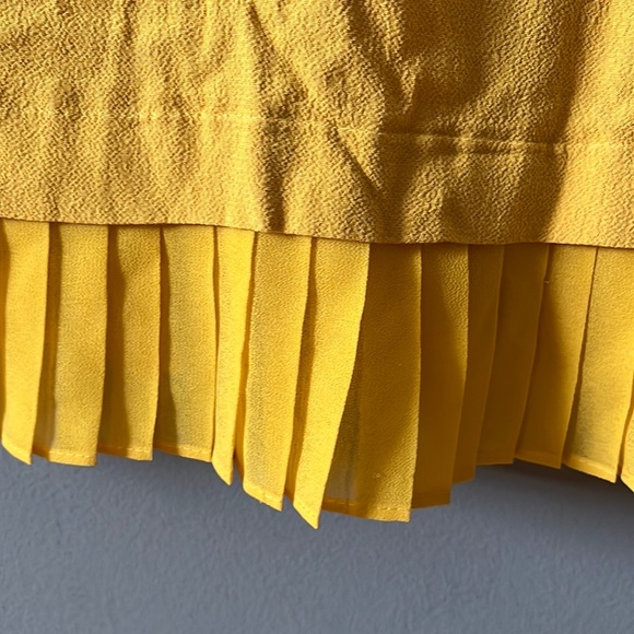 Zara mustard ruffle blouse - Picture 4 of 5